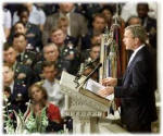 Presidente Bush falando no culto ecumnico memorial!